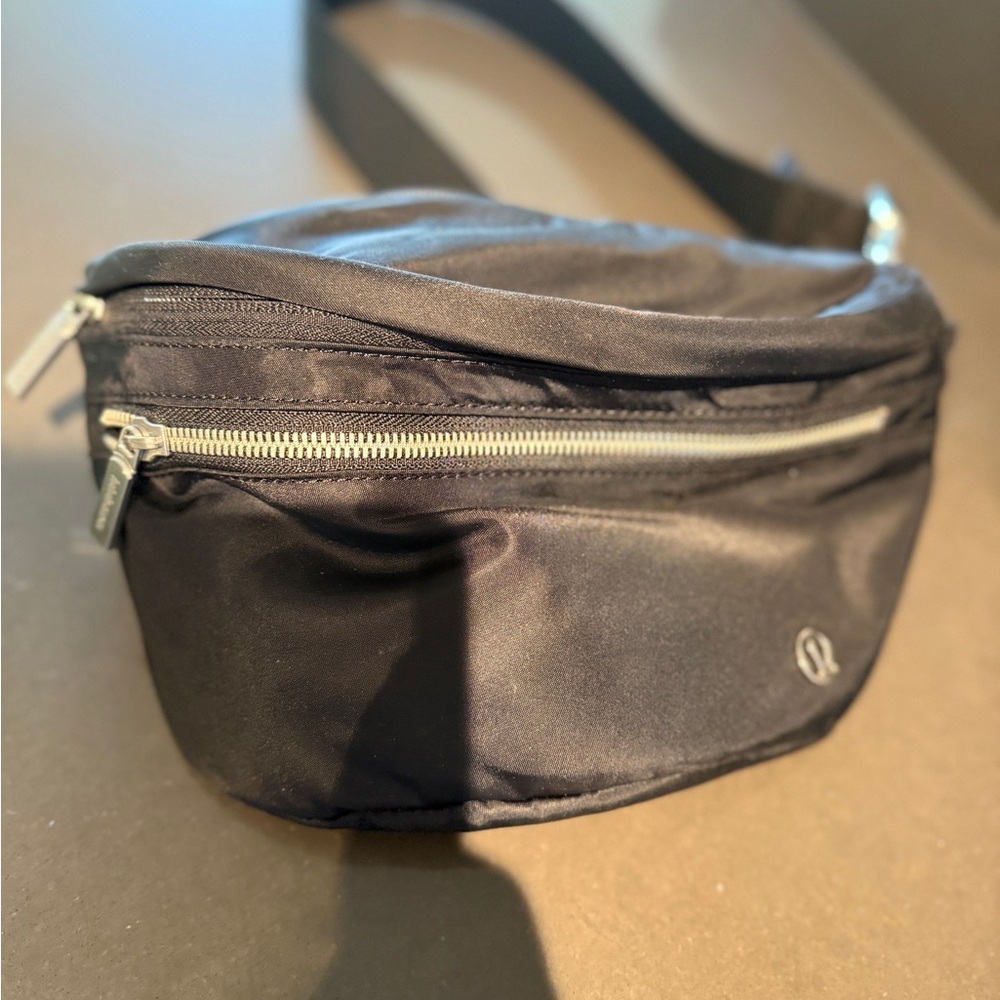 Lululemon Athletica Black Belt Bag Sleek Minimalist Design
